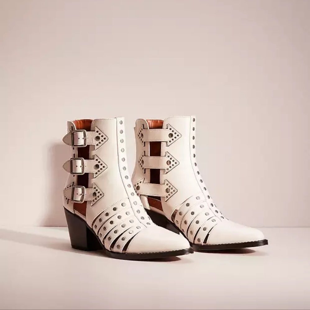 COACH Phoebe Studded Buckle Boot in Cream Chalk Size 6 New in Box - Picture 2 of 3